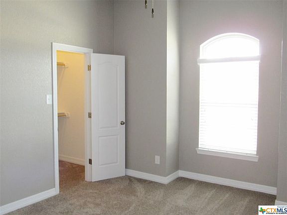 5th image of 1008 Henrietta Ave