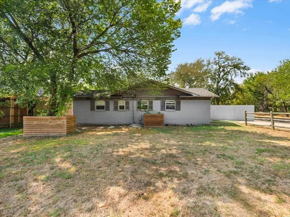 6817 Simmons Rd, North Richland Hills, TX 76182