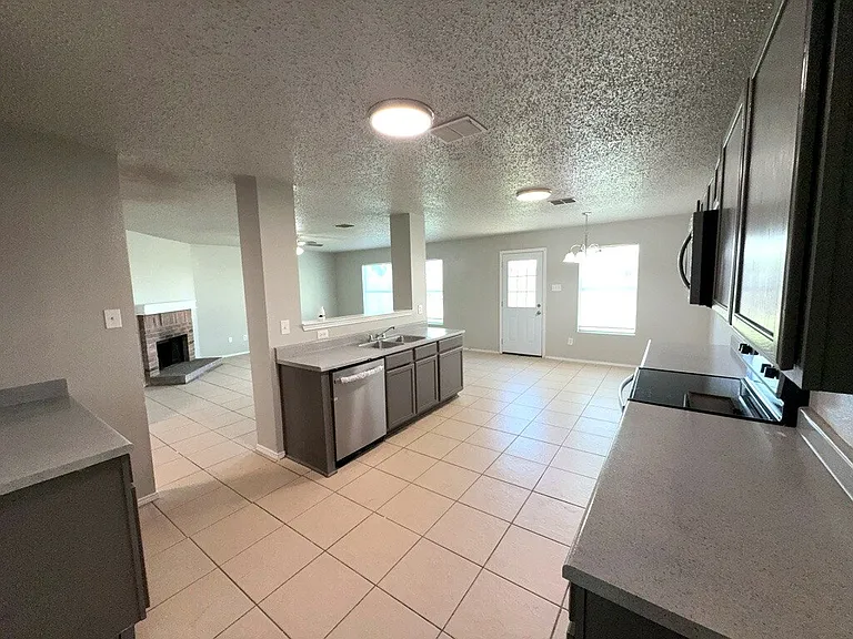 3952 Golden Horn Ln — Photo 8