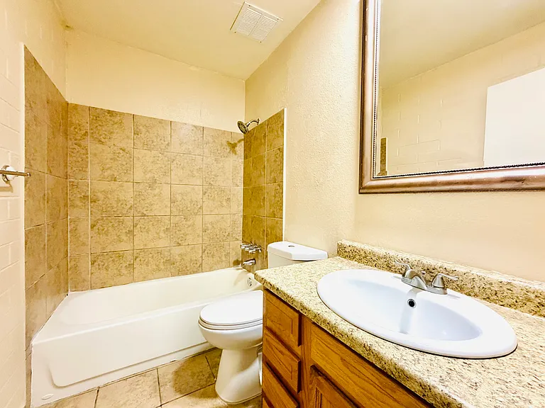 Desert Atrium - Studios, 1 Bedrooms and 2 Bedrooms in Great Location! Community Pool! — Photo 30