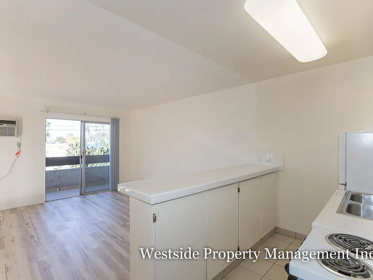 5751 Camellia Ave. — Photo 11