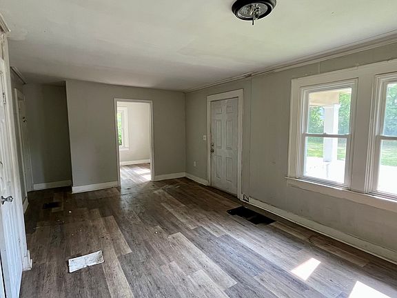 3rd image of 3111 Elmira St
