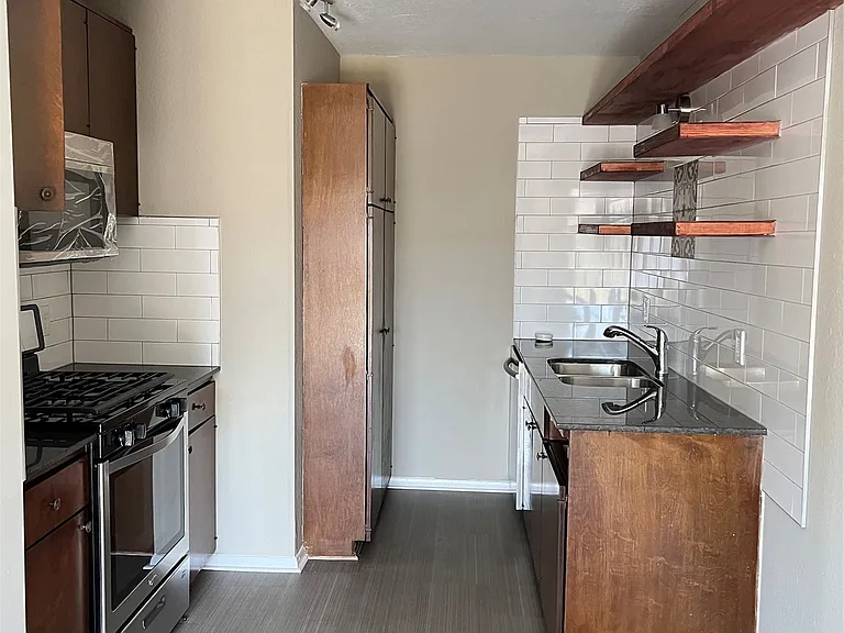 4725 S Fulton Ct — Photo 7