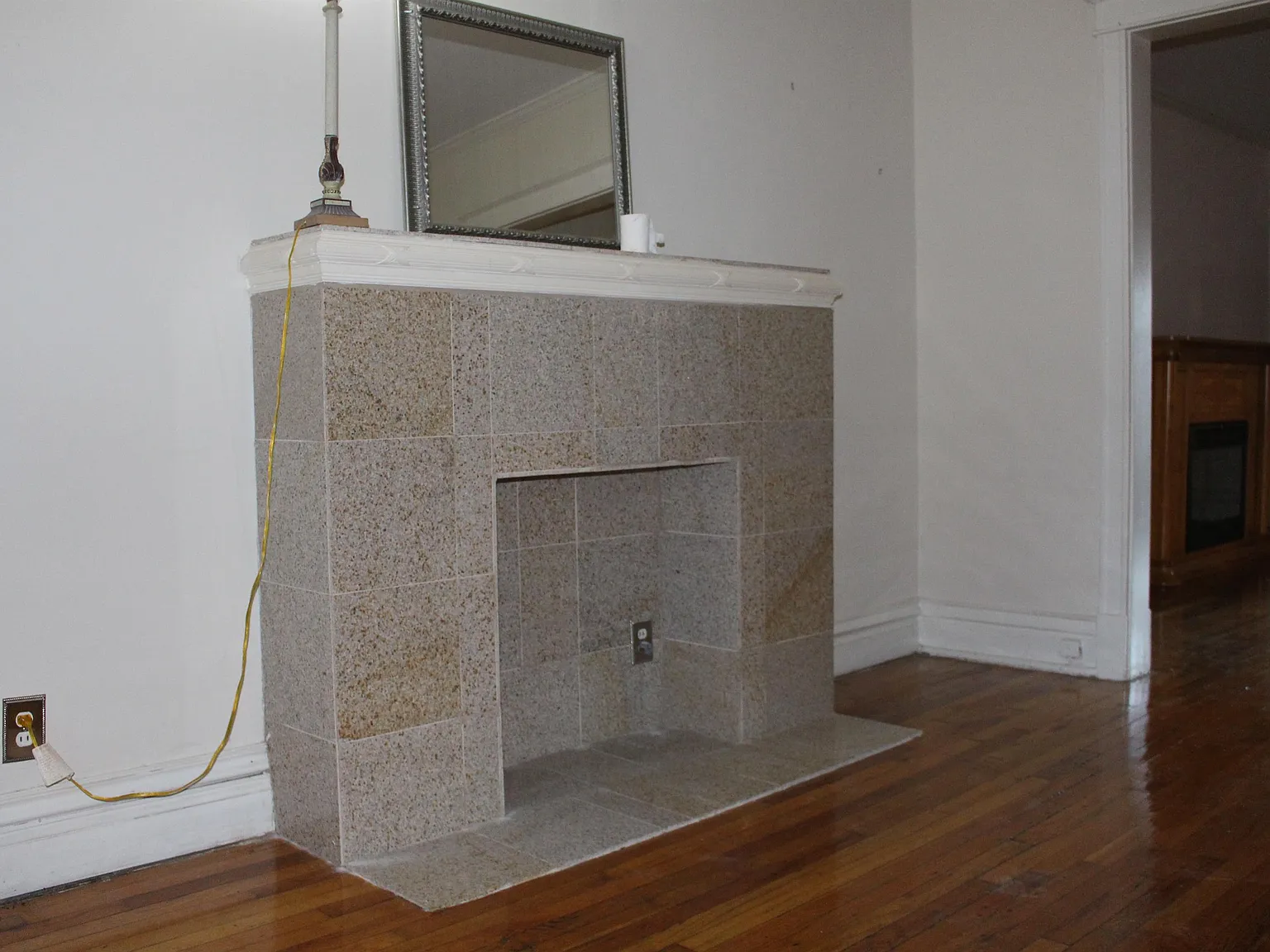 1W - 1 — Photo 3