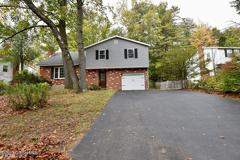 3rd image of 105 Hathorn Boulevard
