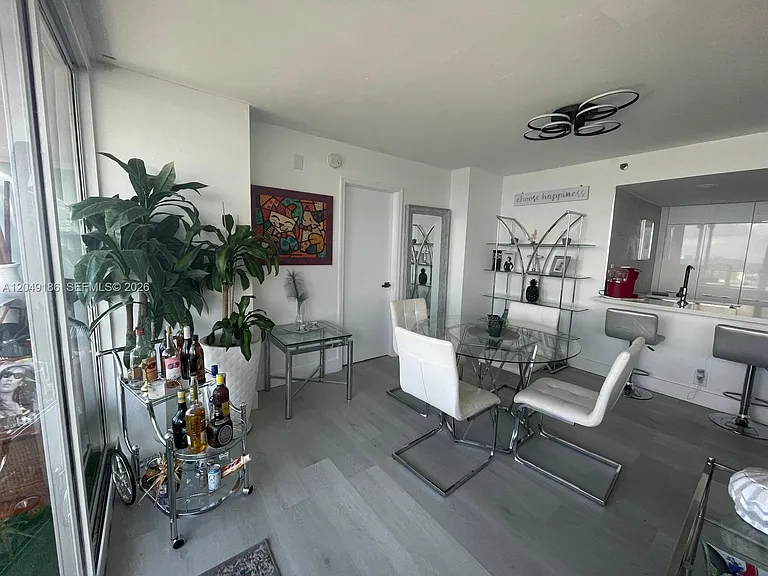 7601 E Treasure Dr #1017 — Photo 8