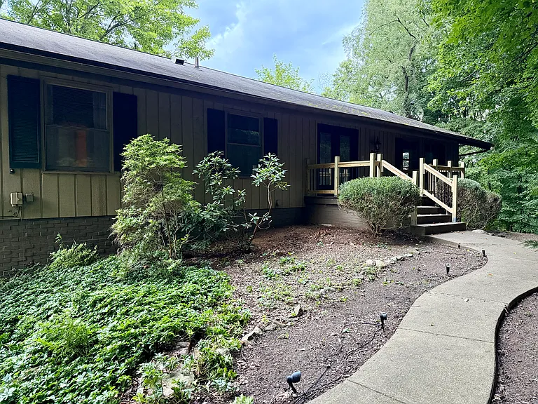 1291 N Revere Rd — Photo 1