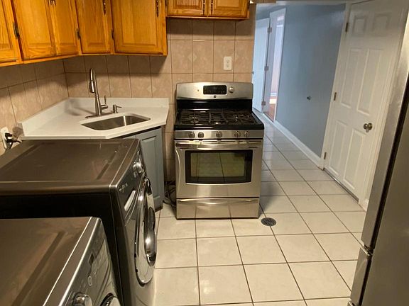 3rd image of 1826 W 21st Pl