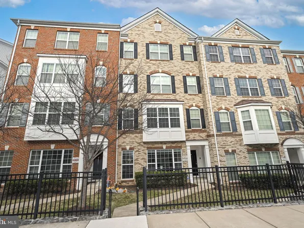 15255 Leicestershire St, Woodbridge, VA 22191