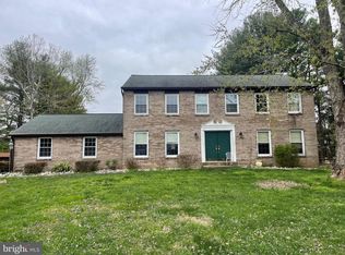 21921 Foxlair Rd, Gaithersburg, MD 20882