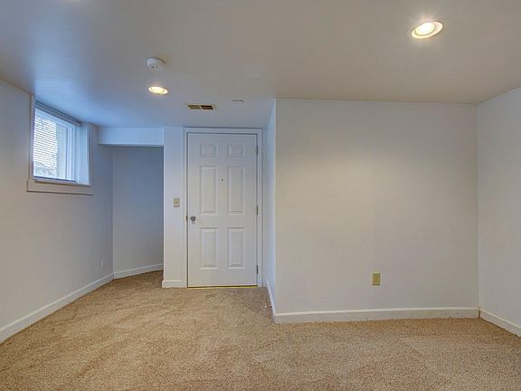 5th image of 111 N 38th Ave #100