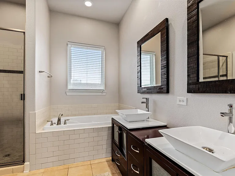 4311 Hartford St #D — Photo 3