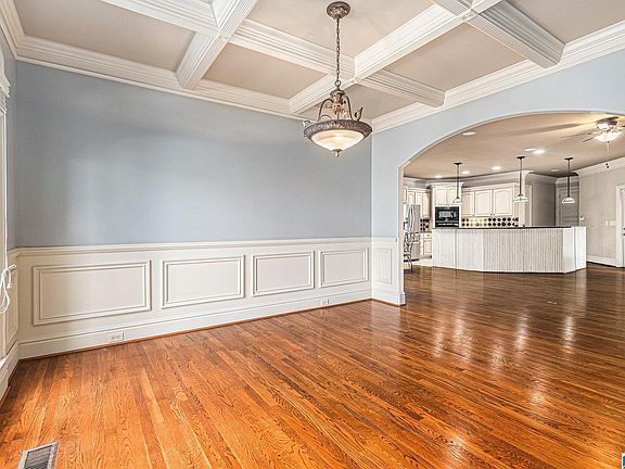 4th image of 4961 Crystal Cir