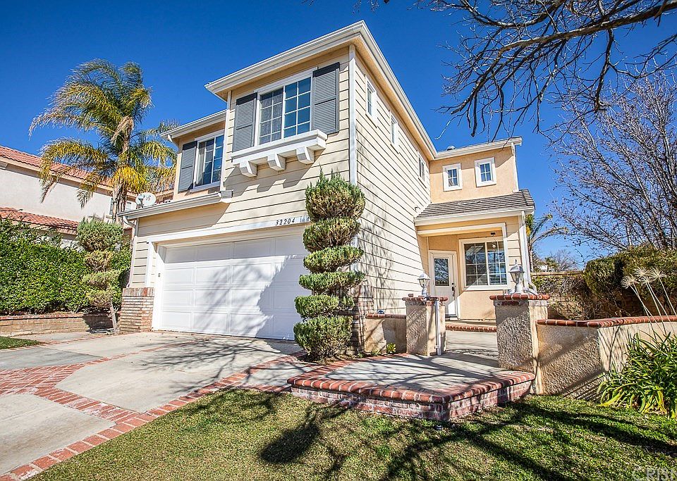 1st image of 32204 Big Oak Ln