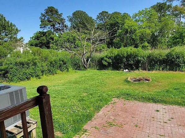 49 Church St, Poquoson, VA 23662