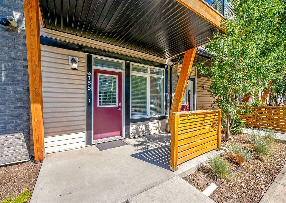 1st image of 155 S Savanna Walk NE