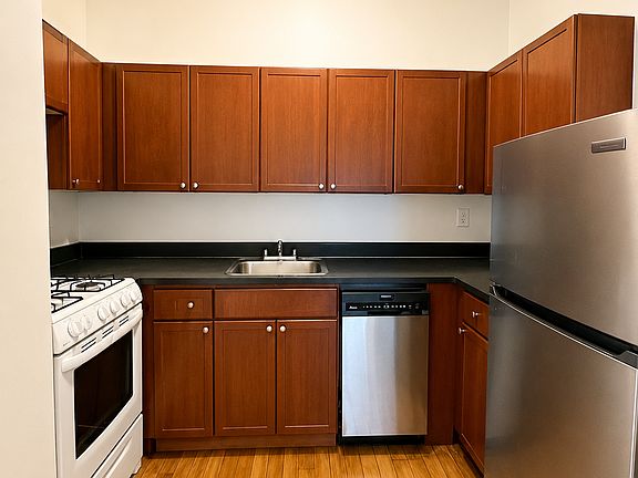 3rd image of 520 W 123rd St APT 4E