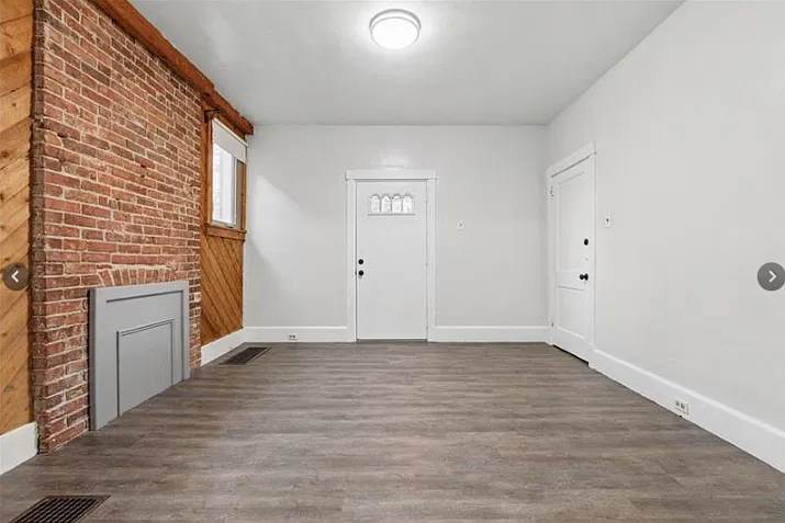 2 bed, 1024 sqft, $1,350 — Photo 4