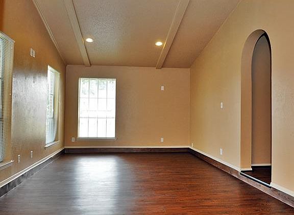 4th image of 5231 Barcelona Dr