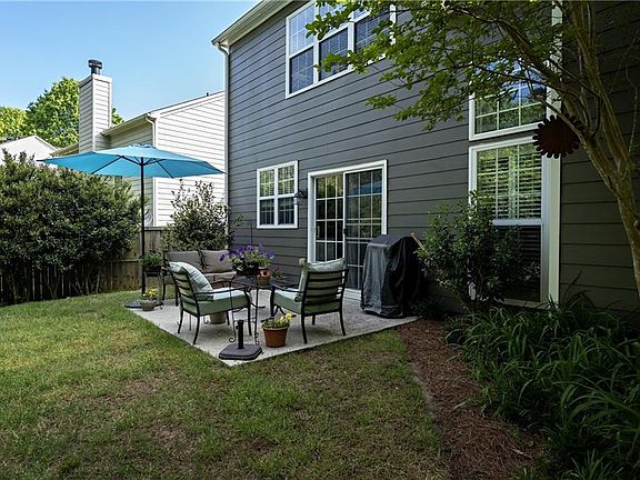 3rd image of 190 Wallnut Hall Cir