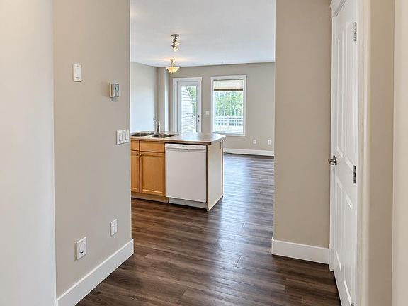 3rd image of 2002 22nd Ave #11