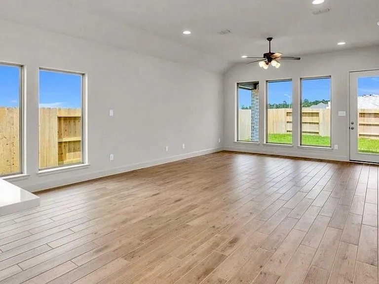 1638 Lorenzo Ln — Photo 9