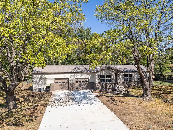 3rd image of 330 Mayfair Way