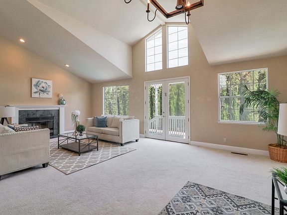 5th image of 315 Linda Dr