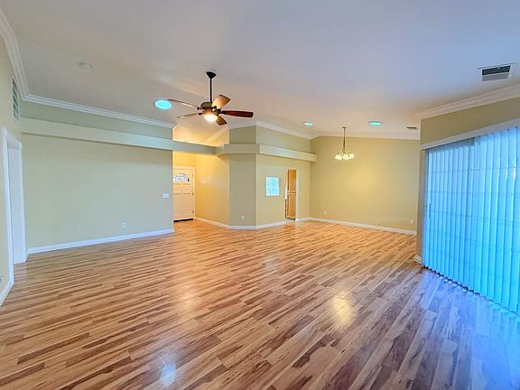 3rd image of 1013 Deerfield Ct