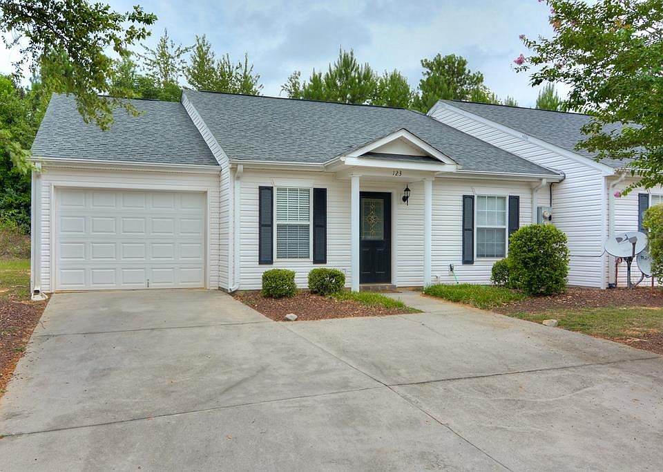 1st image of 123 Amity Ln