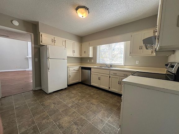 4th image of 214 Westbrooke Dr