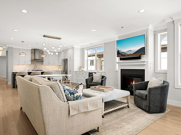 3rd image of 6128 Kellogg Ave #201B