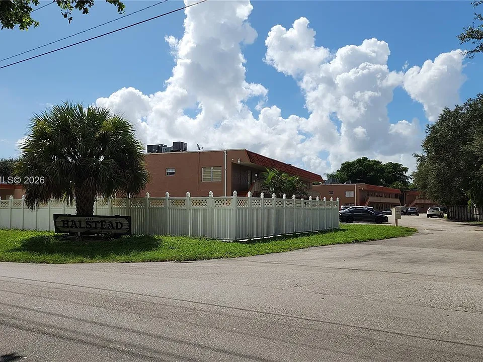 7830 NW 33rd St #305