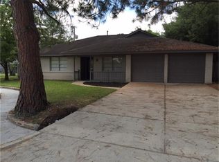 511 Packer Ct, Webster, TX 77598