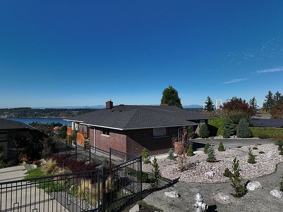 3rd image of 610 N Aurora Ave