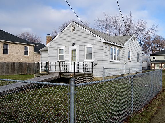 3rd image of 1800 N 34th Ave