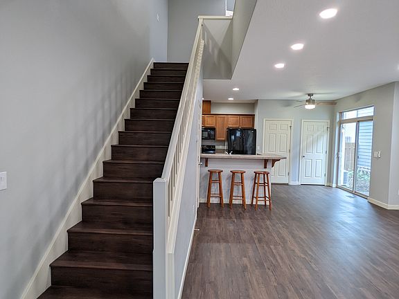 4th image of 2610 NE 88th Pl
