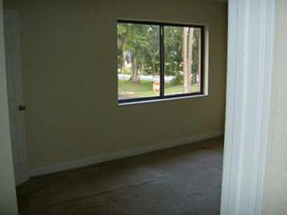 4th image of 132 Arnold Dr