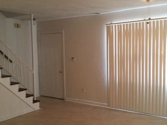 3rd image of 3220 Bapaume Ave