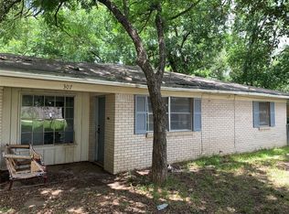 307 NE Front St, Edgewood, TX 75117