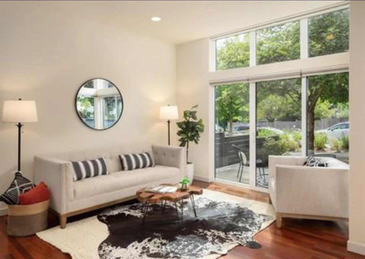 3 bed, 2.5 bath, 1610 sqft, $3,700 — Photo 4