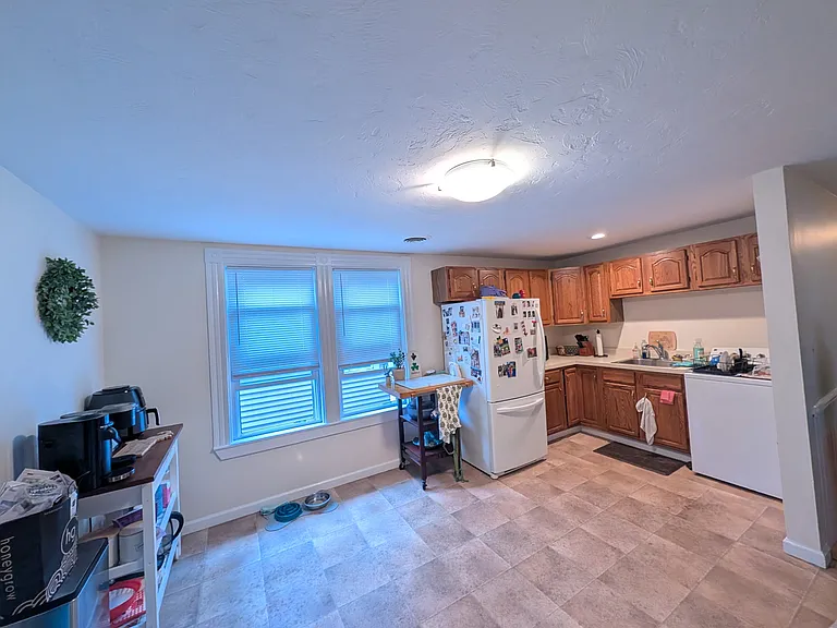 632 E 7th St #2 — Photo 3