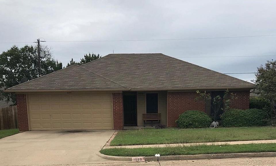 1st image of 1029 Park Place Blvd