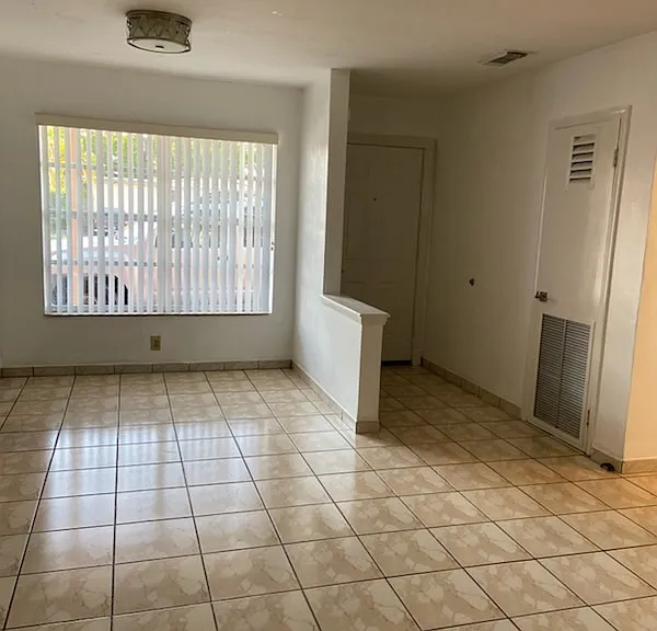 4520 NW 168th Ter — Photo 3