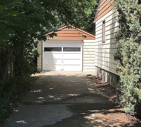 3rd image of 531 Crawford Dr