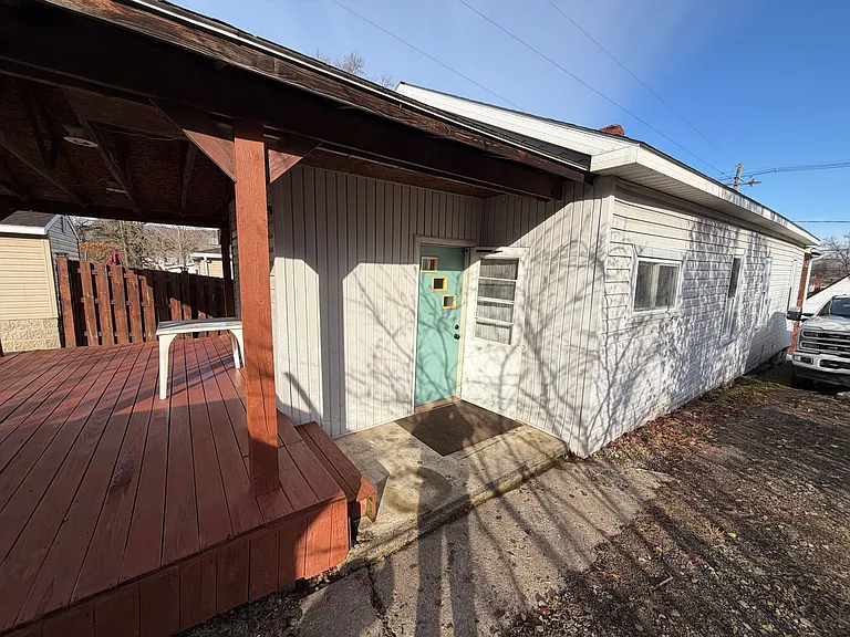 46 S Kendall Ave — Photo 3