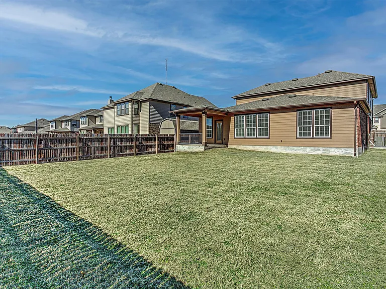 339 Alamosa Dr — Photo 40