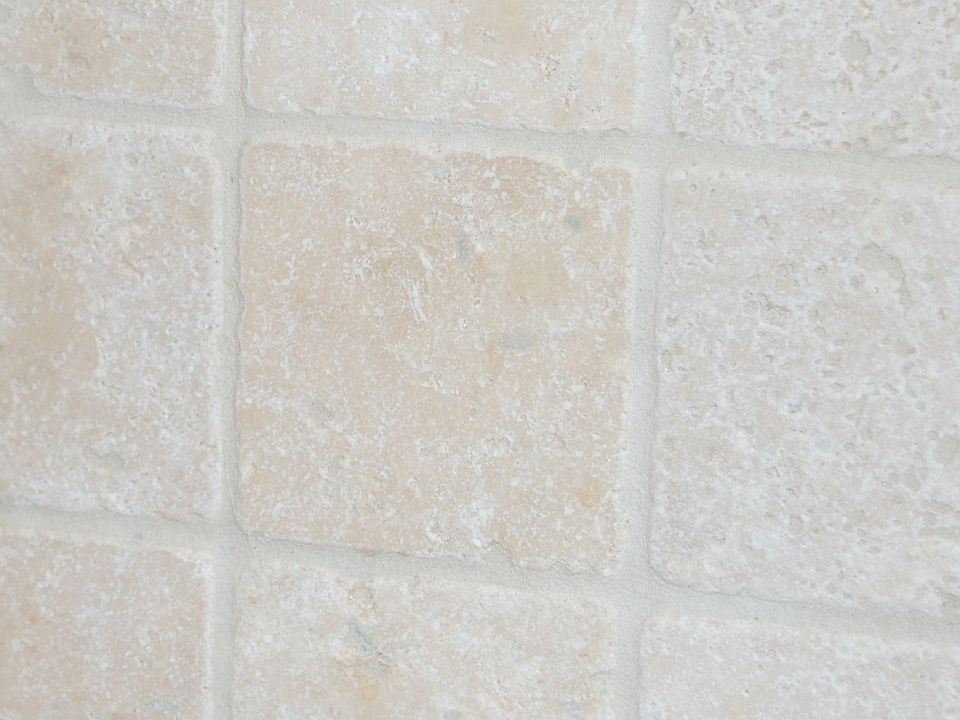 Tile backsplash in the kitchen. 