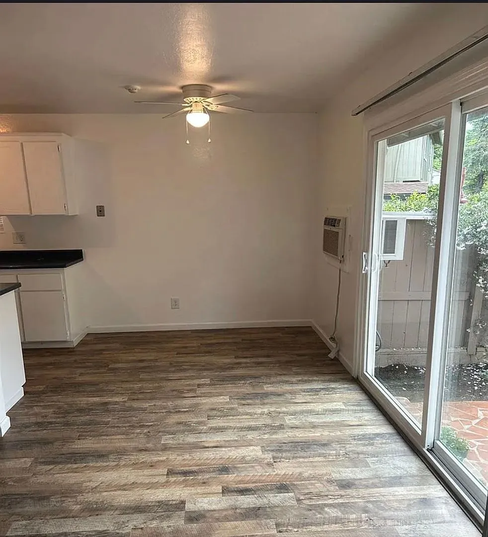2 bedroom 1 bath Condo available now! — Photo 3
