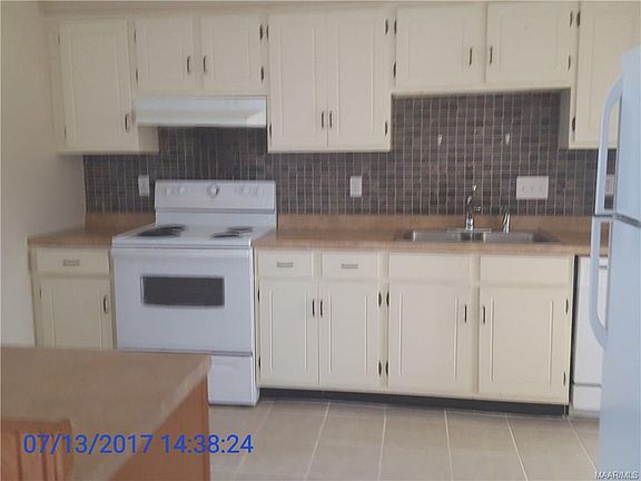 3rd image of 5812 Ainsworth Dr